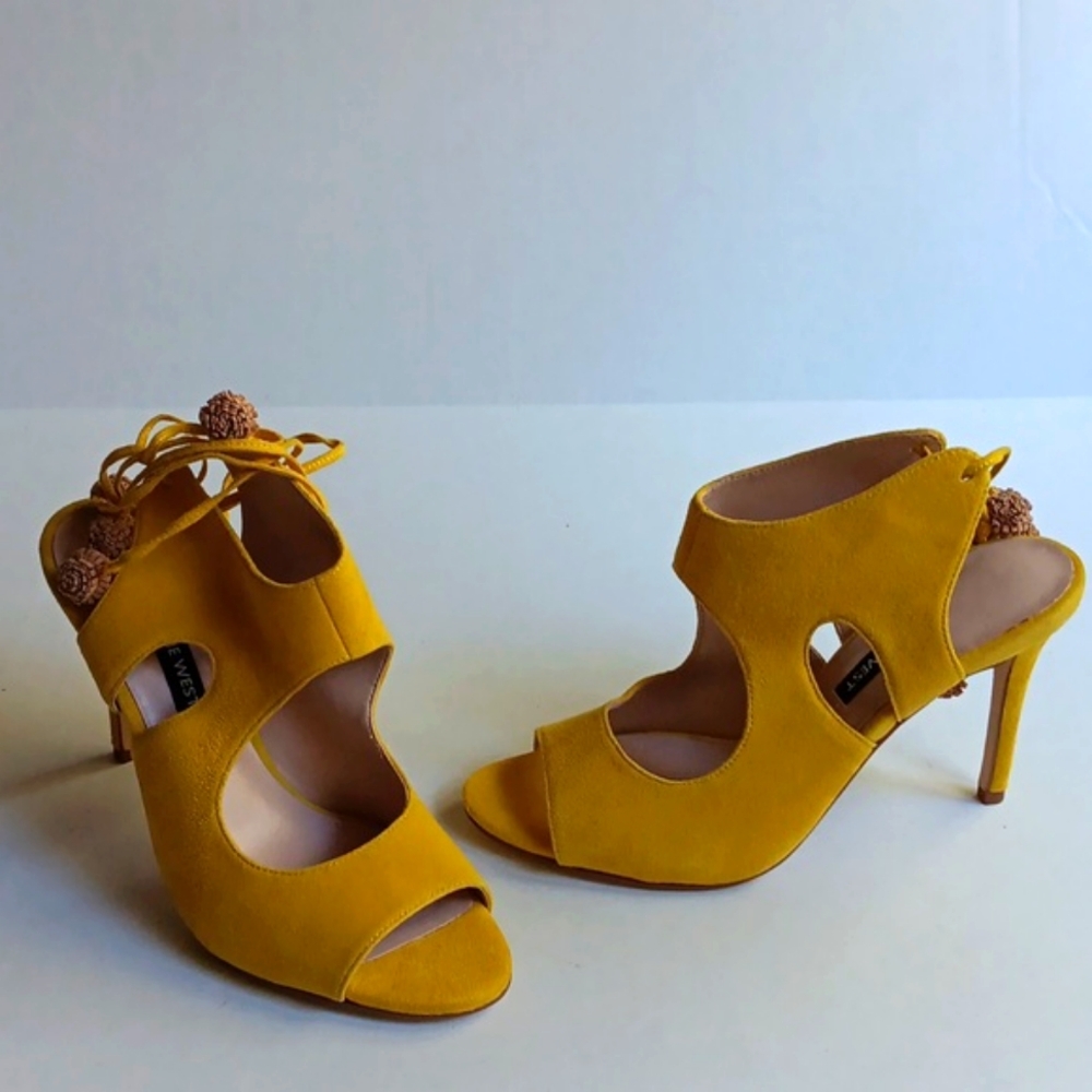 SEXY PEEP TOE TIE AROUND ANKLE YELLOW HEELS SIZE 6.5